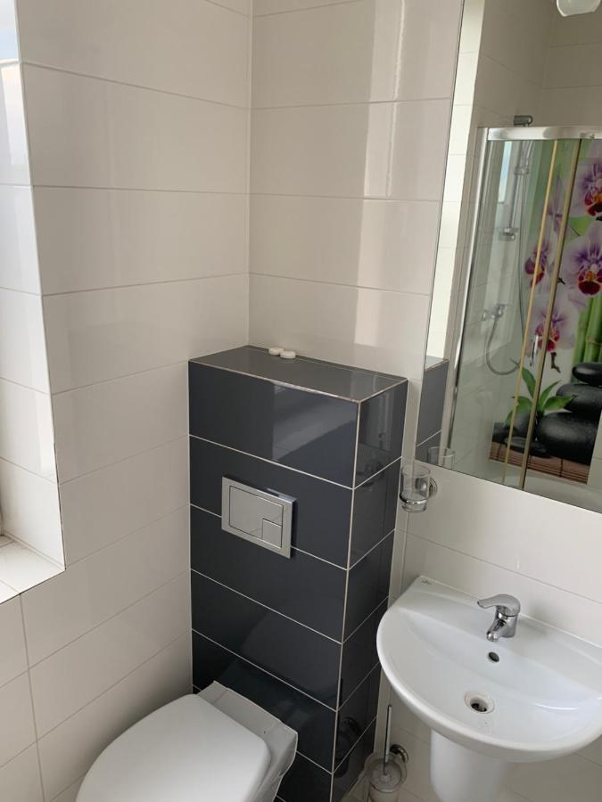 Lotos Hotel Rawicz Kültér fotó