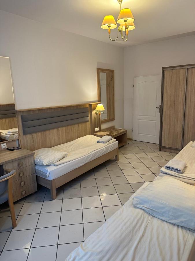 Lotos Hotel Rawicz Kültér fotó